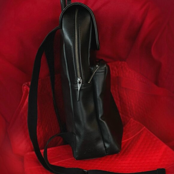 Matt & Nat PAXX Black Vegan Leather Laptop Backpack - Picture 3 of 7